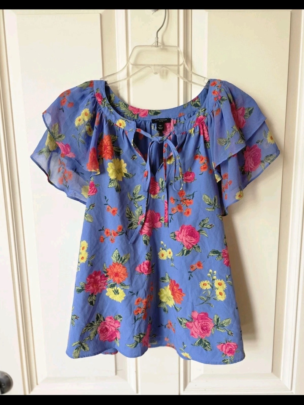 Ann Taylor Blue Floral Blouse, Size XSP Cottagecore Ruffled Sleeves